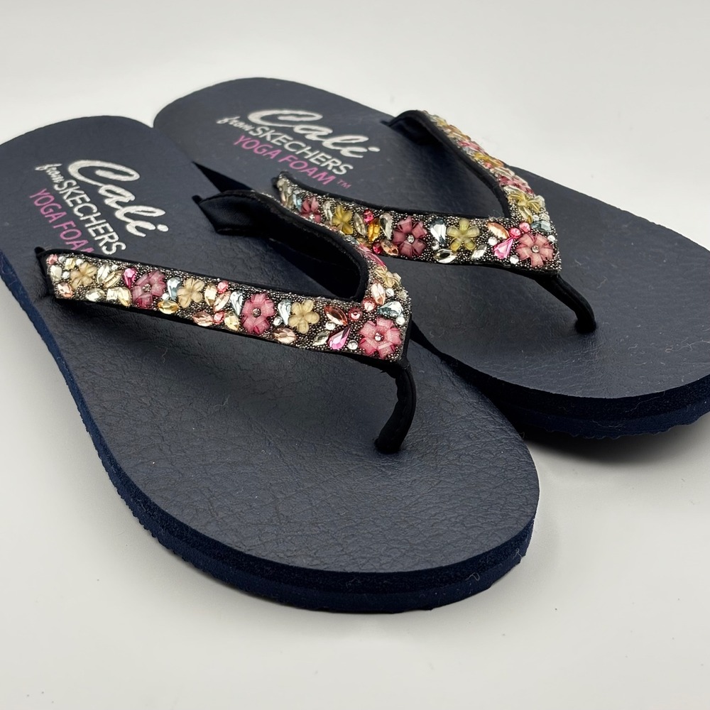 Skechers Cali Yoga Foam Navy Blue Rhinestone Floral Flip Flop Sandals Womens 7